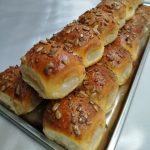 شیرینی دانمارکی با تزئین تخمه آفتاب گردان